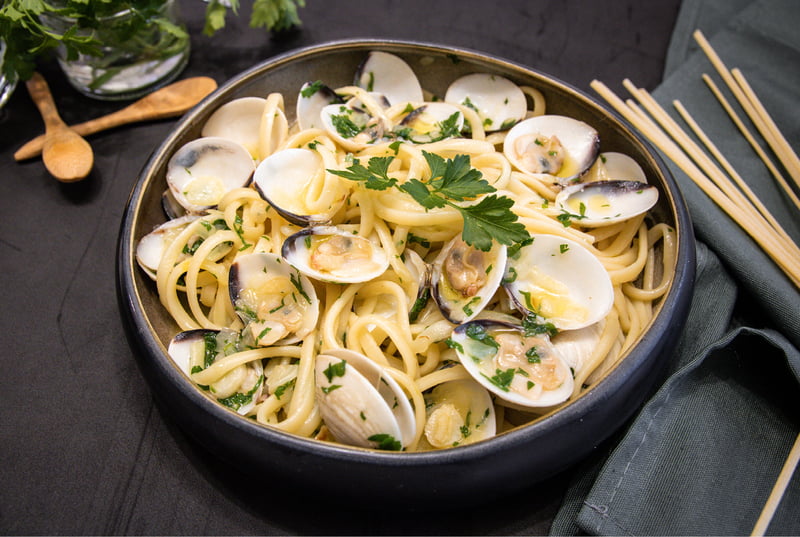 Linguinis con almejas para 2 personas Linguinis con almejas para 2 personas
